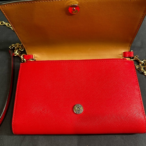 TORY BURCH RED ROBINSON PEBBLED CHAIN WALLET - Picture 8 of 14